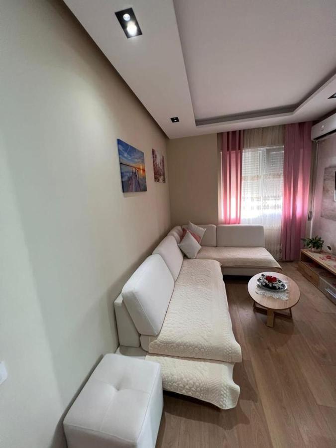 Soleil Apartment With Sunbed & Umbrella Vlorë Eksteriør billede